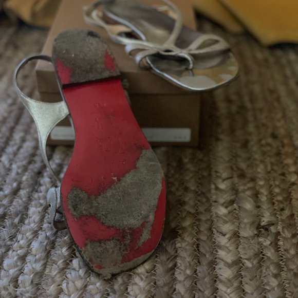 Louboutin "Bellatong" Silver Nappa Sandal flat - 38.5 - Picture 3 of 8
